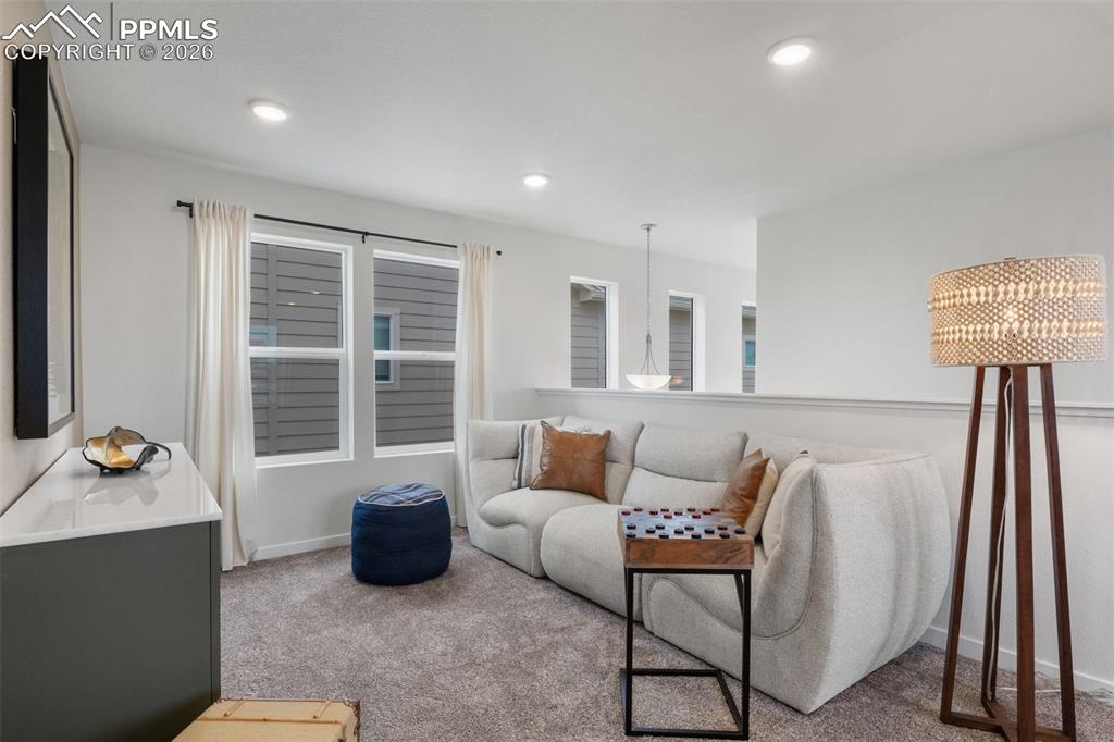 Image 28 of 31: Living Room