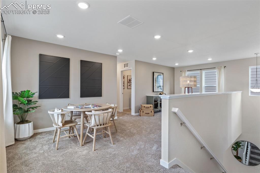 Image 31 of 31: Dining Area