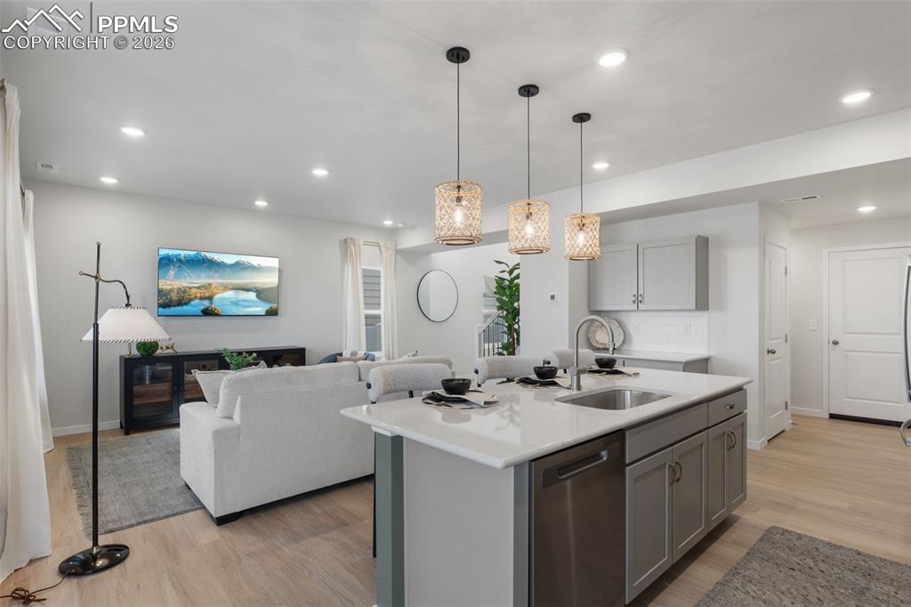 Image 8 of 31: Kitchen