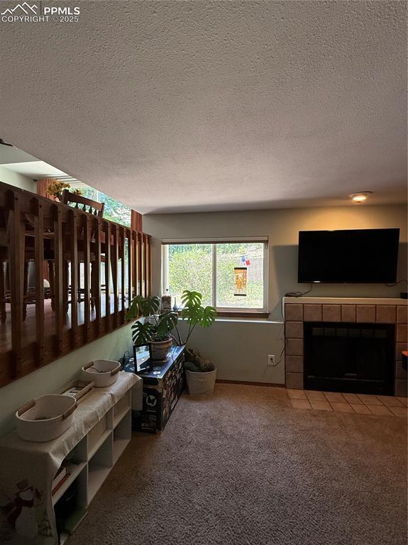 Image 8 of 17: Living Room