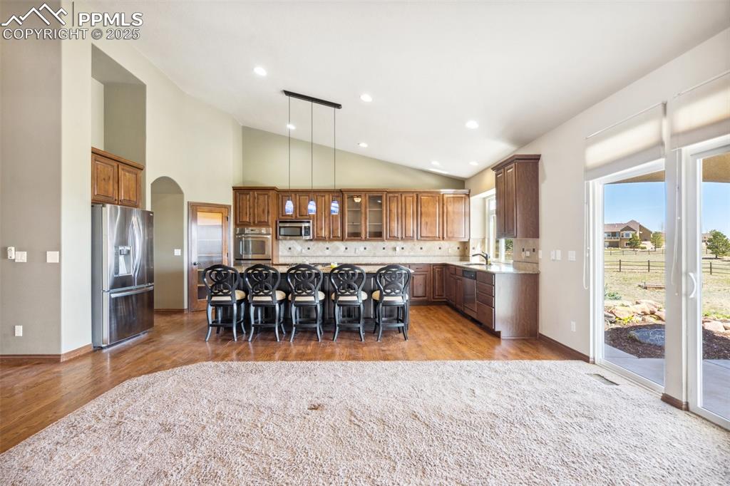 Image 12 of 50: Kitchen