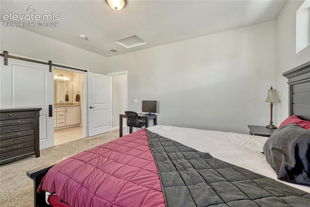 Image 18 of 30: ...with adjoining bath.