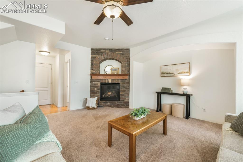 Image 14 of 50: Breakfast Area