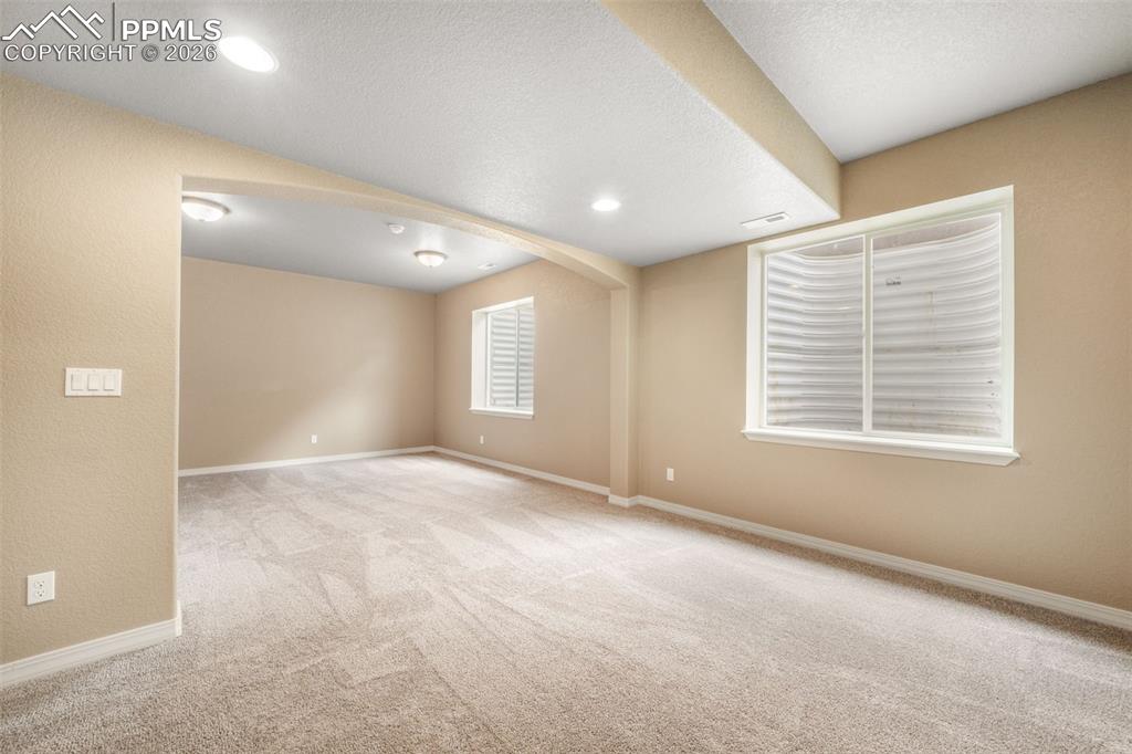 Image 37 of 50: Bedroom