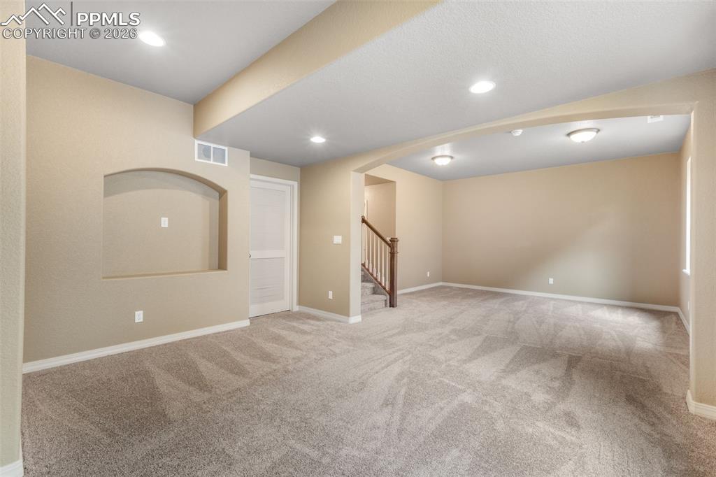 Image 38 of 50: Bedroom