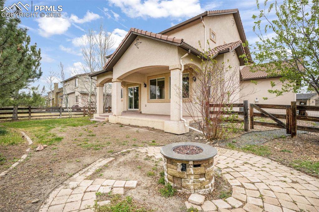 Image 46 of 50: Bedroom