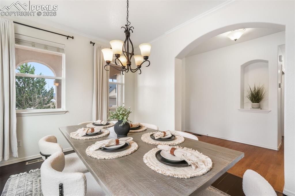 Image 5 of 50: Floor Plan