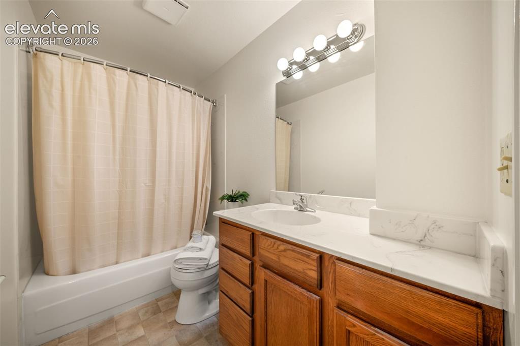 Image 17 of 31: Bathroom