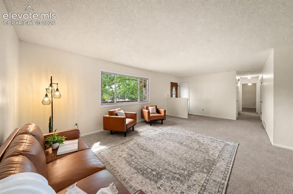 Image 4 of 31: Living Room