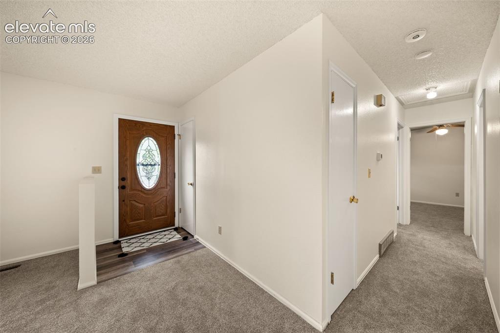 Image 6 of 31: Entry