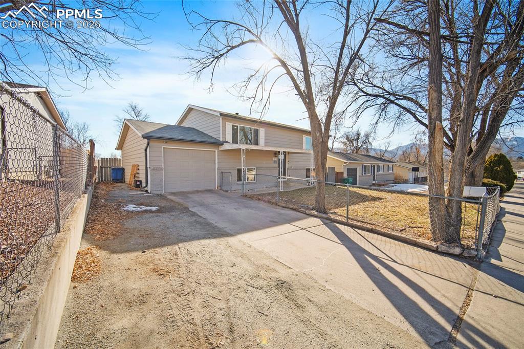 Image 29 of 32: No Description Available