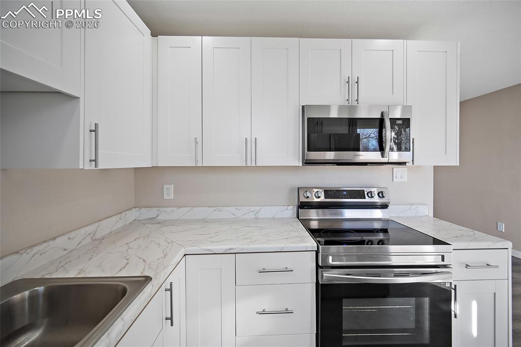 Image 3 of 32: No Description Available