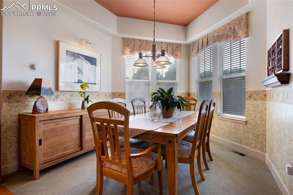 Image 13 of 41: Dining Room