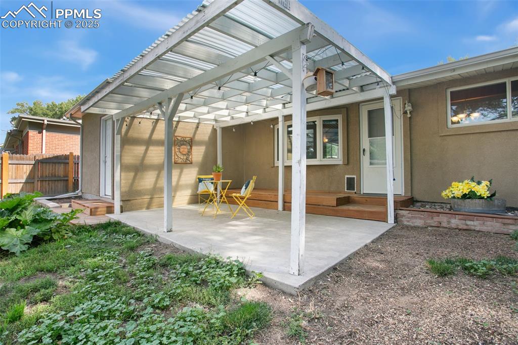 Image 16 of 23: Patio