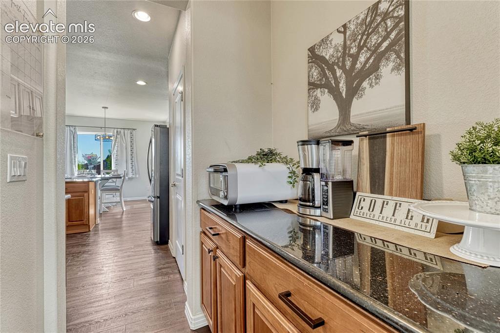 Image 9 of 50: Kitchen