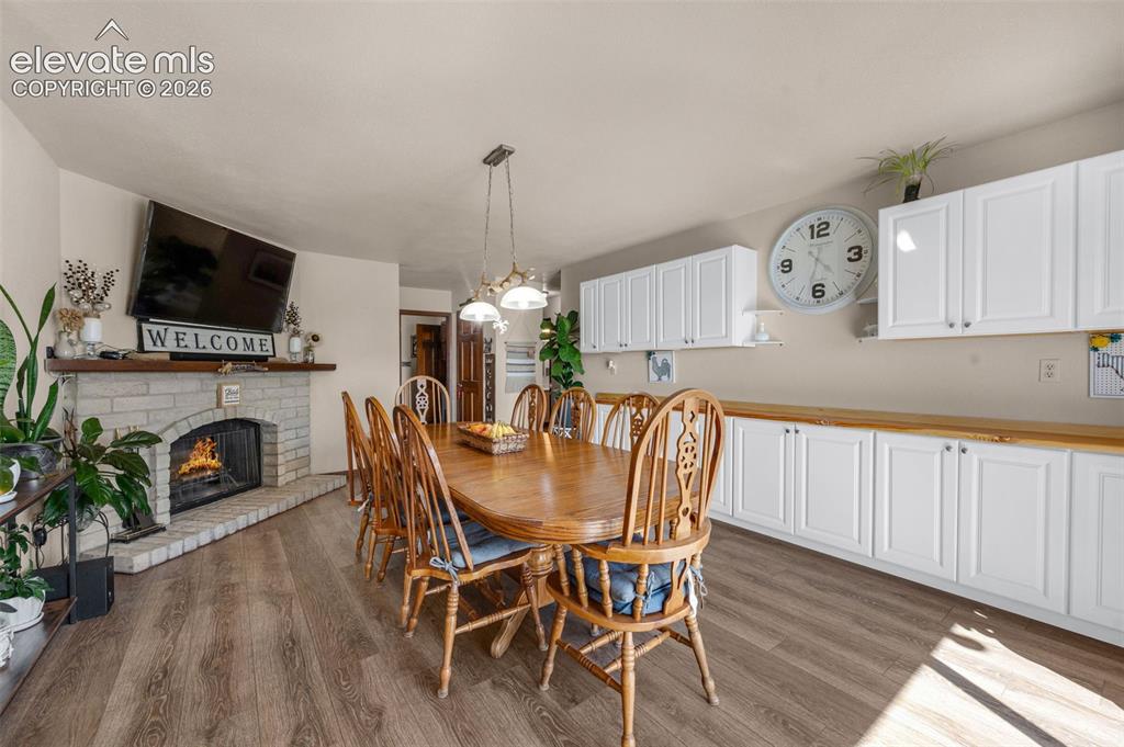 Image 14 of 42: Kitchen
