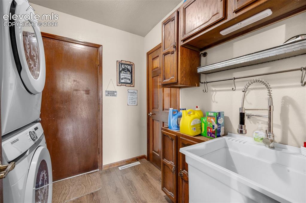 Image 22 of 42: Master Bathroom