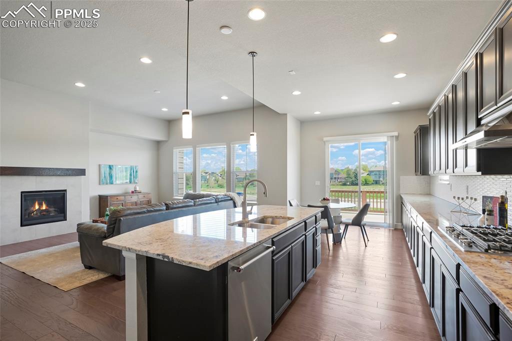 Image 11 of 39: Kitchen