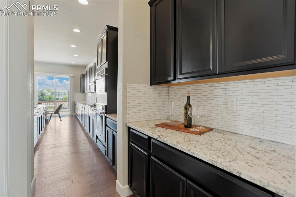 Image 14 of 39: Kitchen