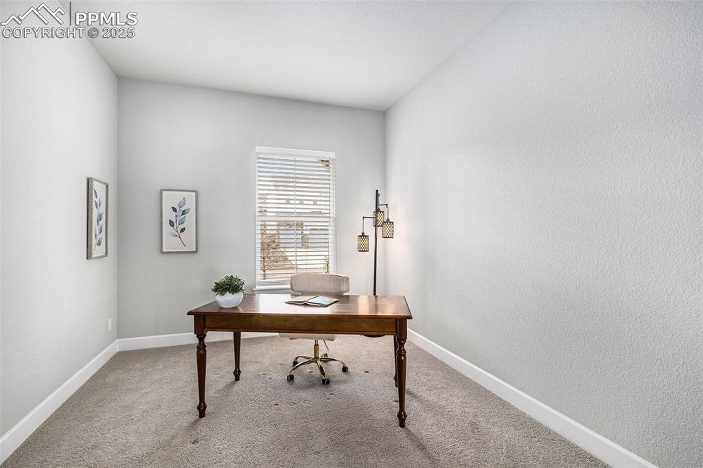 Image 17 of 39: Office