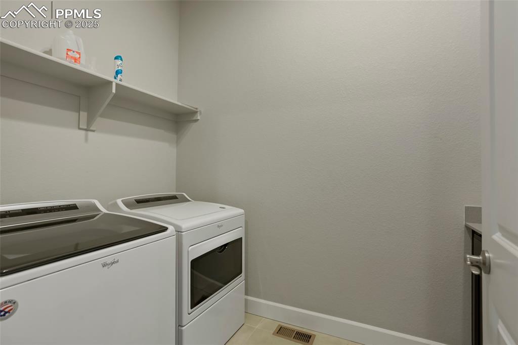 Image 20 of 39: Laundry