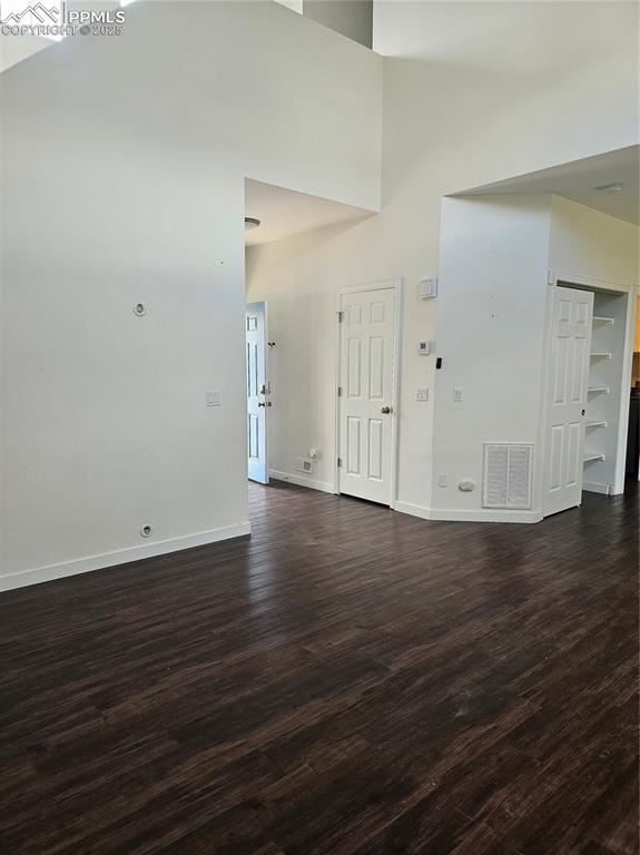 Image 11 of 50: Living Room