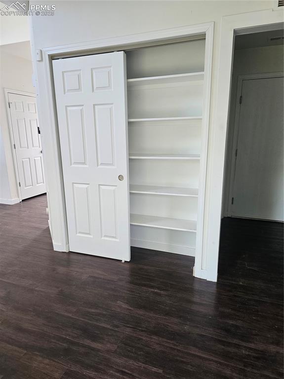 Image 17 of 50: Closet