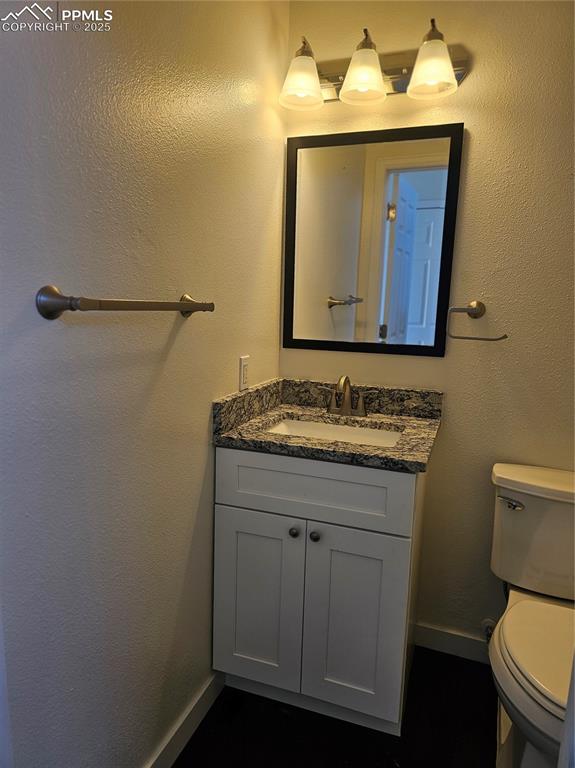 Image 20 of 50: Bathroom