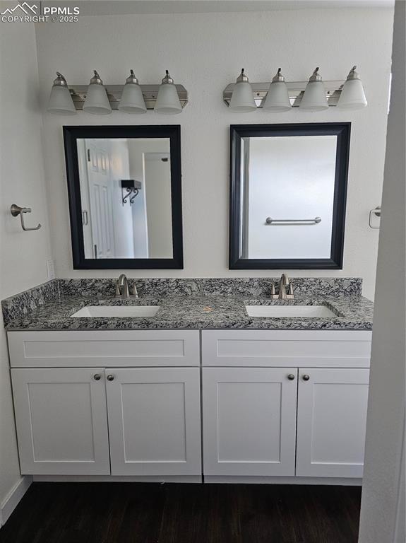 Image 35 of 50: Bathroom