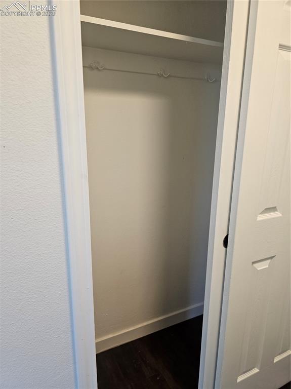 Image 39 of 50: Closet