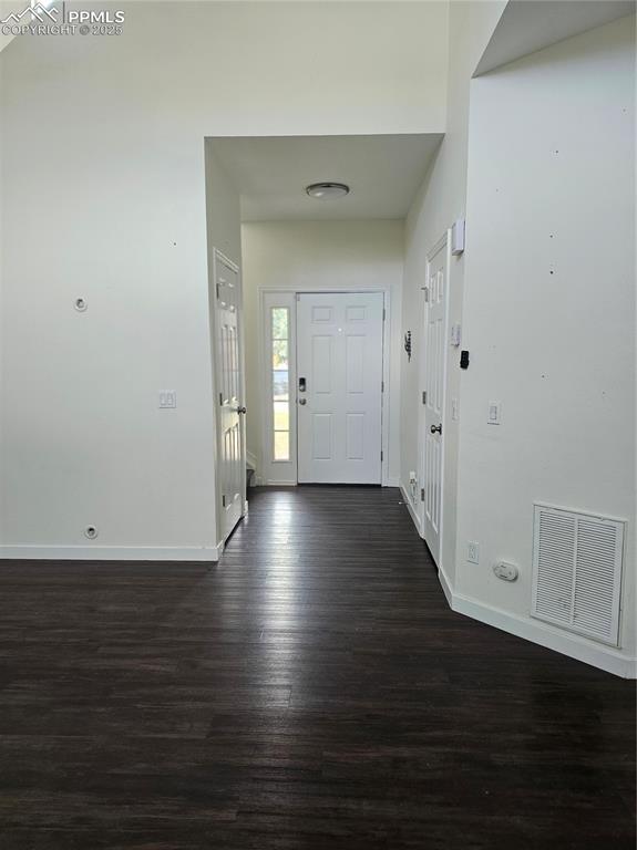 Image 6 of 50: Entry