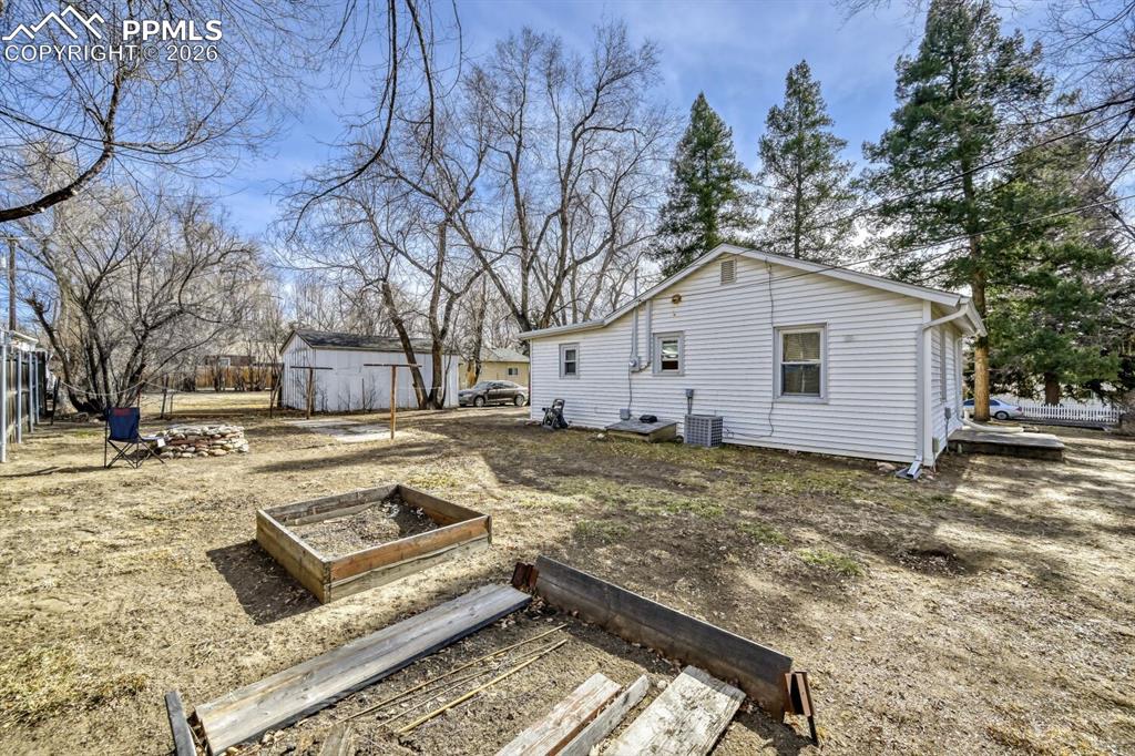 Image 26 of 30: Back of Structure