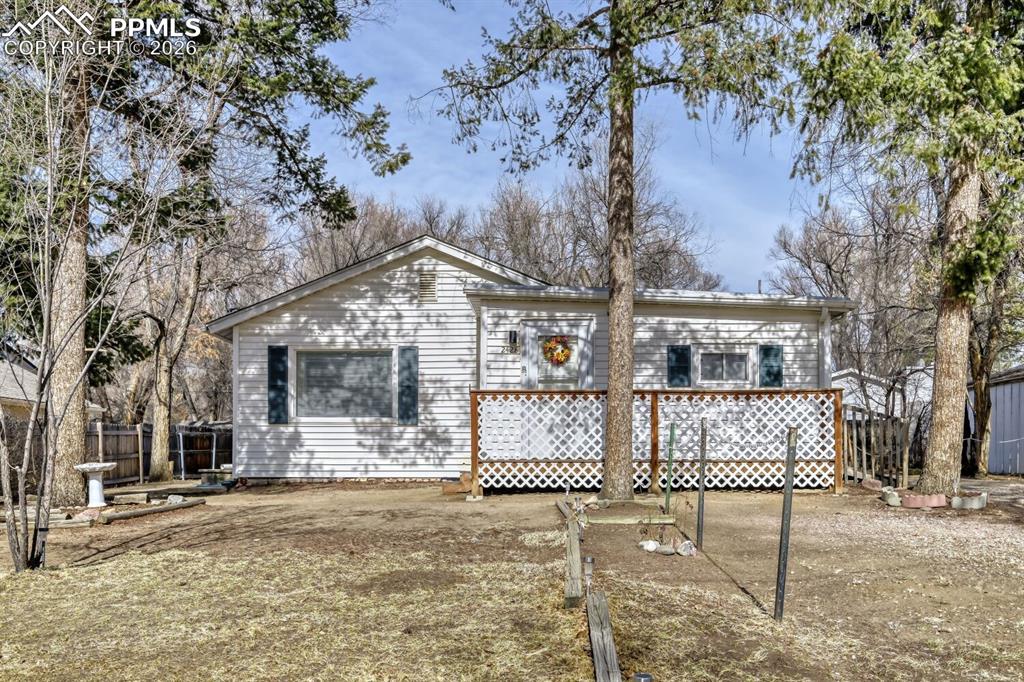 Image 3 of 30: Front of Structure