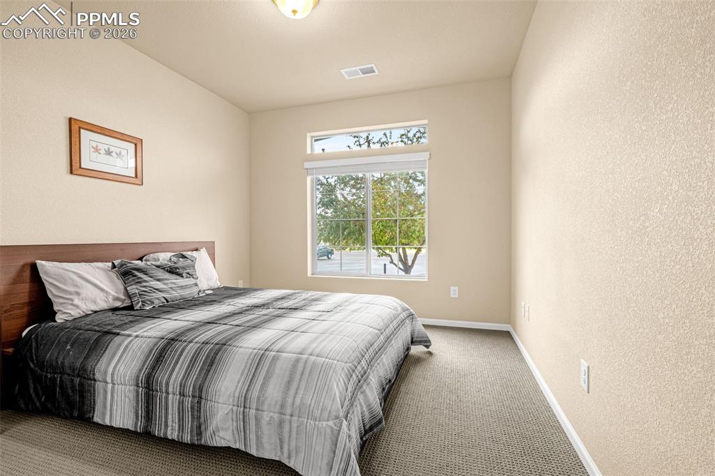 Image 15 of 38: Bedroom