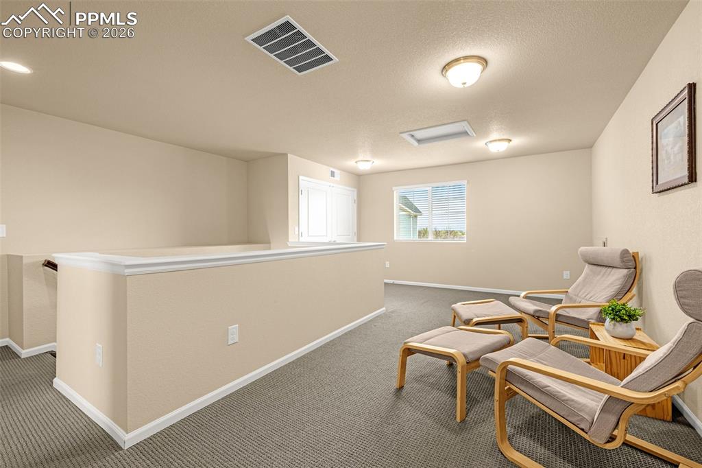Image 19 of 38: Sitting Room