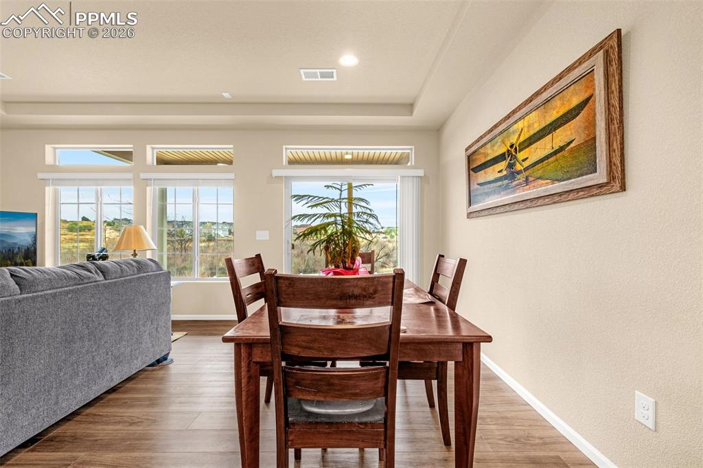 Image 9 of 38: Dining Area