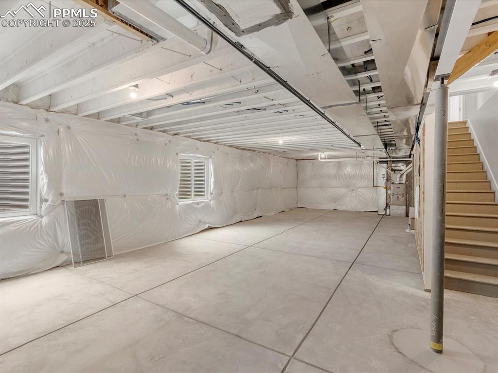 Image 39 of 40: View of garage