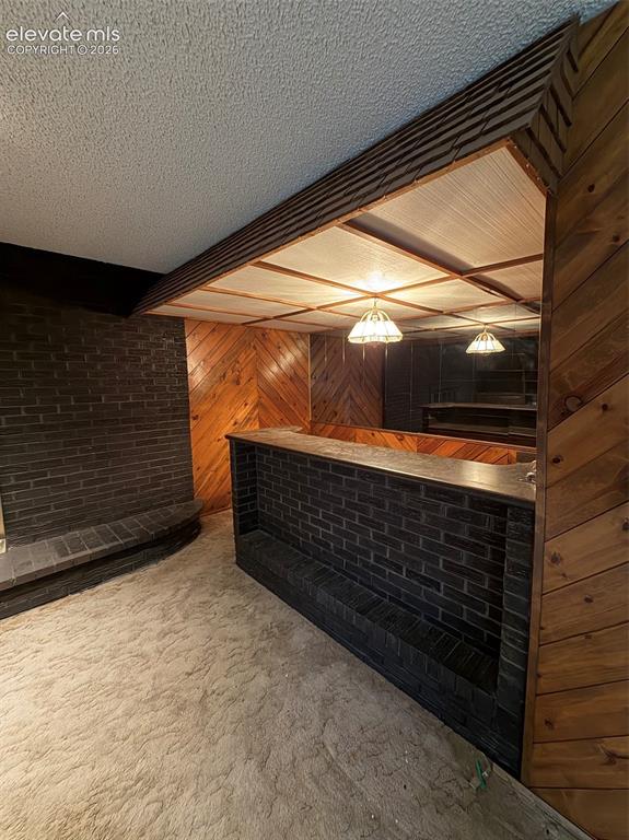 Image 12 of 25: Bar