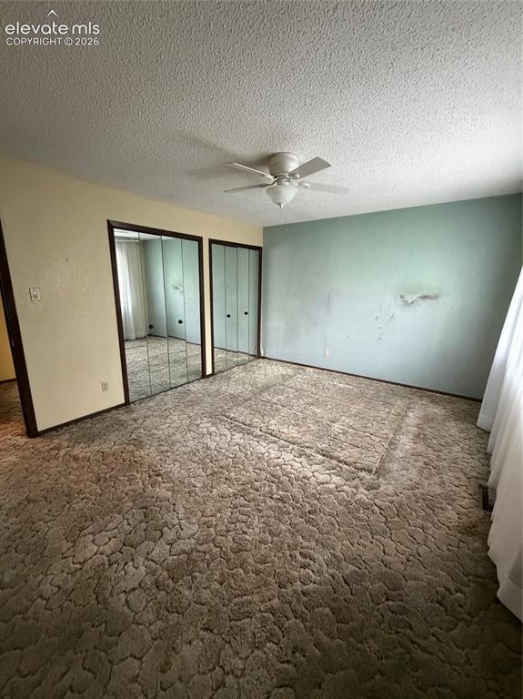 Image 13 of 25: Bedroom