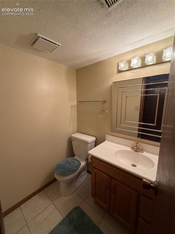 Image 20 of 25: Bathroom