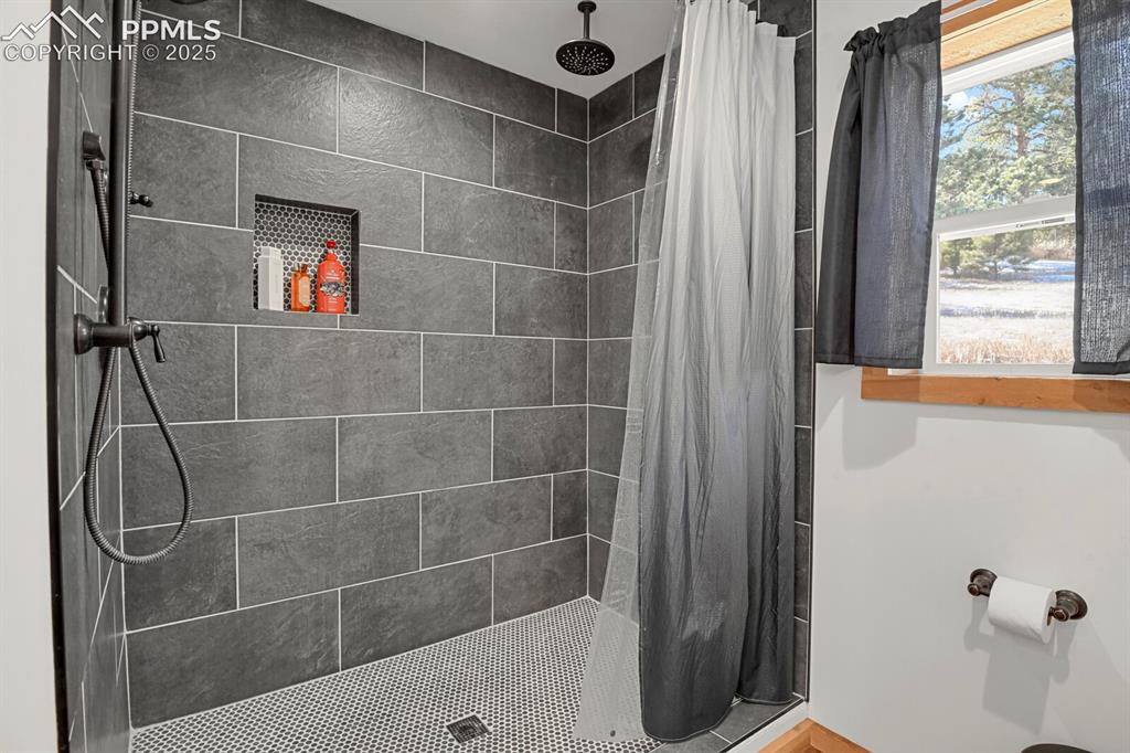 Image 13 of 29: 3 zone shower