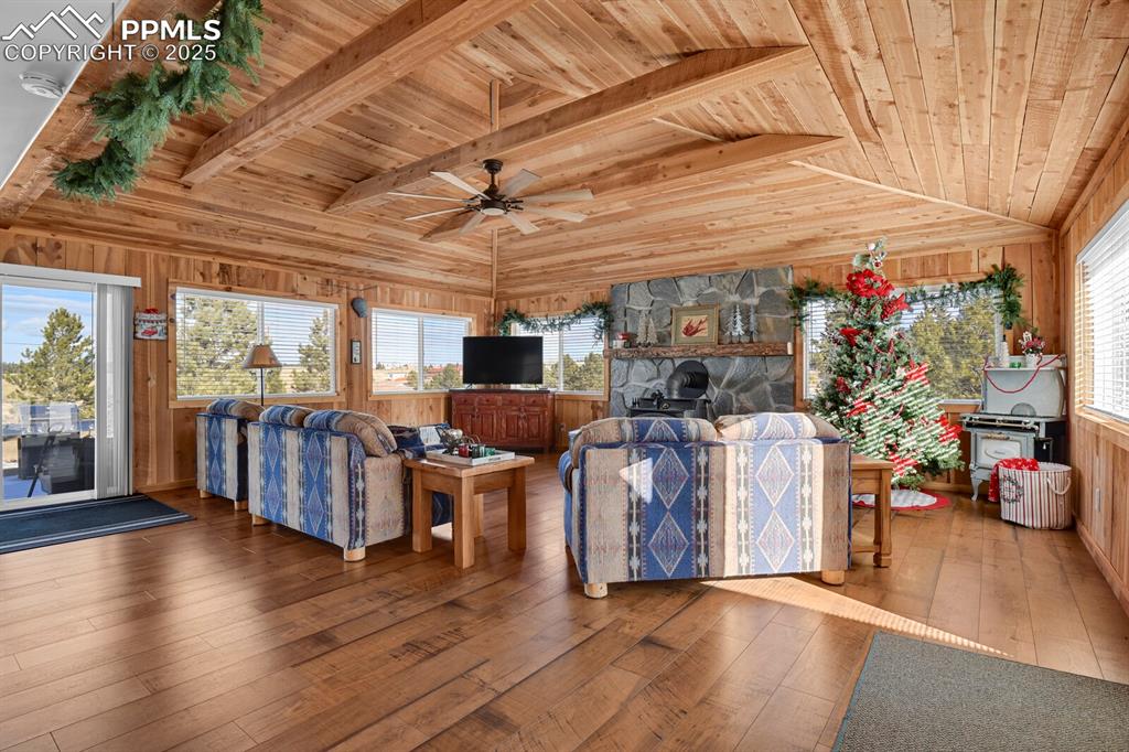 Image 3 of 29: Check out that ceiling