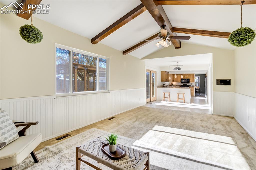 Image 17 of 50: Sitting Room