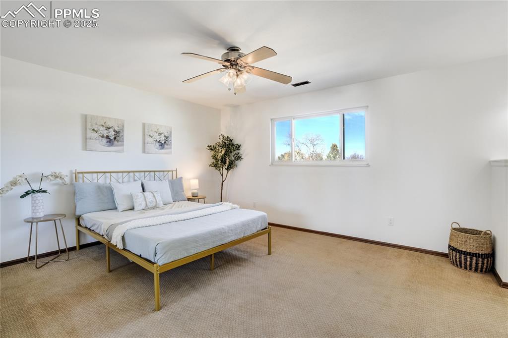 Image 25 of 50: (Bed 1)