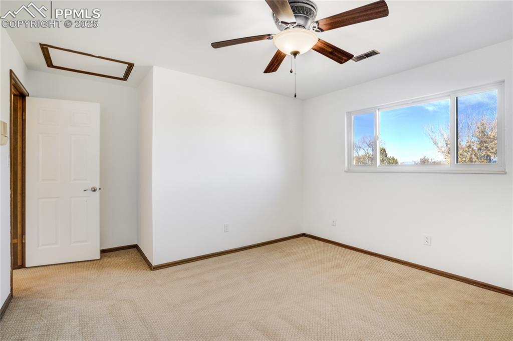 Image 32 of 50: Upper Level Bedroom (Bed 5)