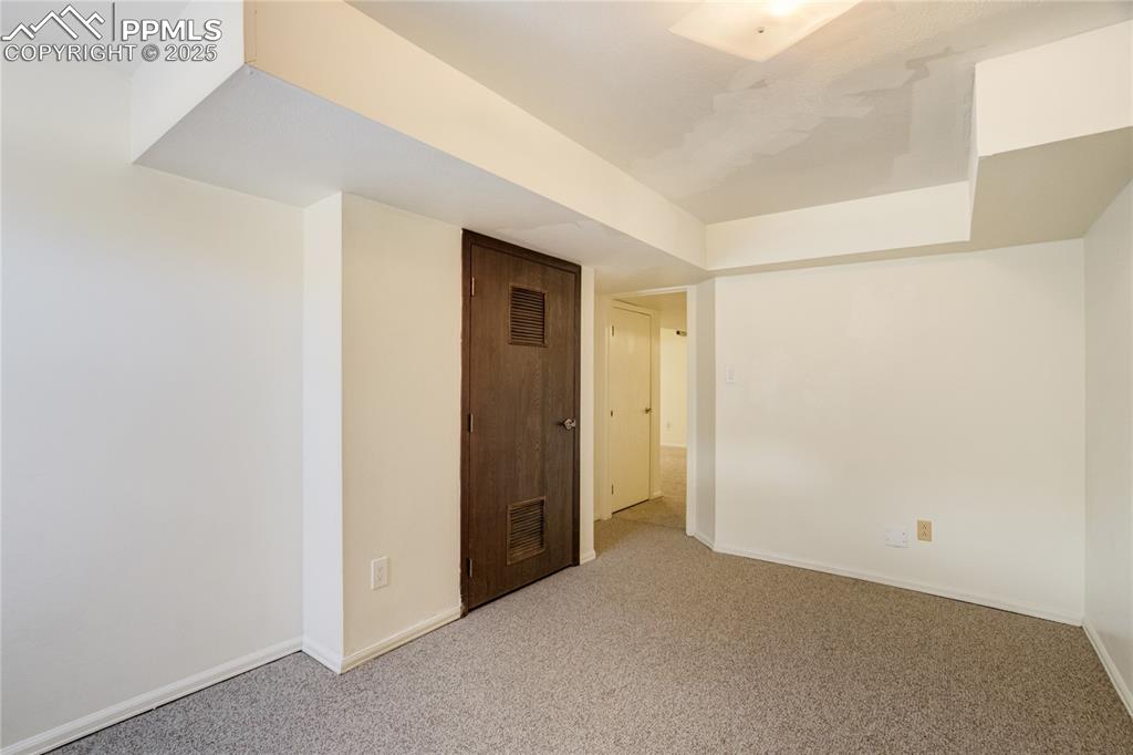 Image 41 of 50: Basement Flex Room/Office