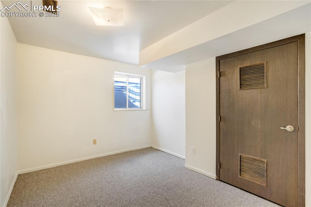 Image 42 of 50: Basement Flex Room/Office