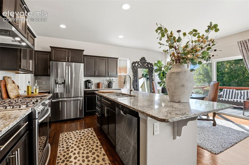 Image 11 of 41: Kitchen