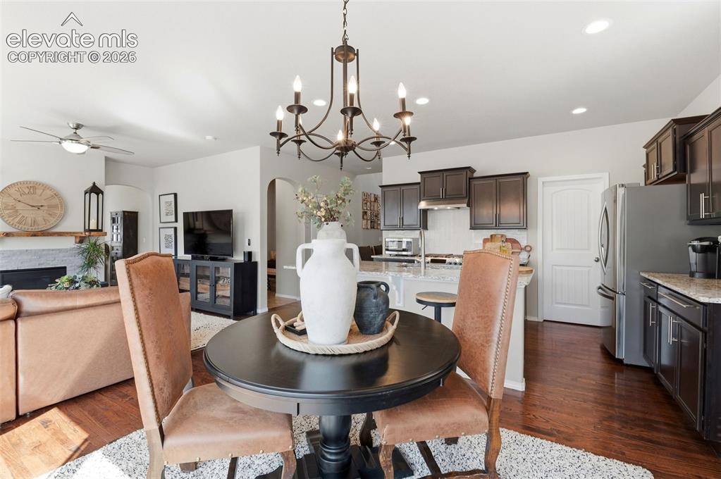 Image 13 of 41: Dining Area