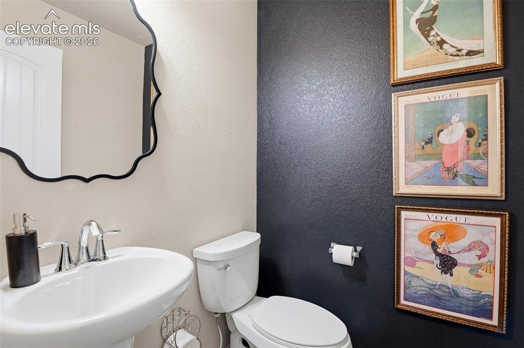 Image 16 of 41: Bathroom